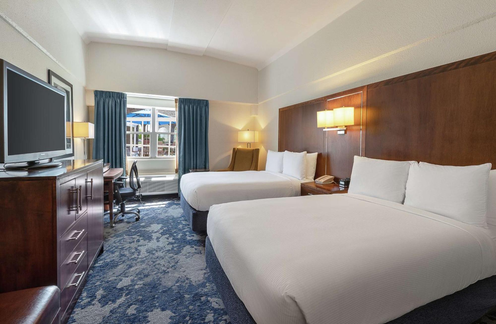 Doubletree By Hilton Cape Cod - Hyannis Hotel Екстериор снимка